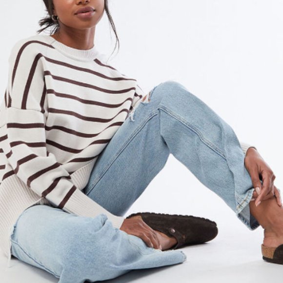 Striped Kendall & Kylie Evvie Oversized Sweater - Picture 3 of 8